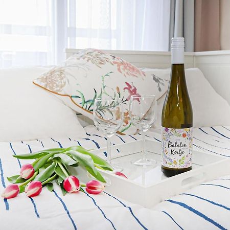 Silver Lodge Ezuestpart Apartman Siófok Eksteriør billede