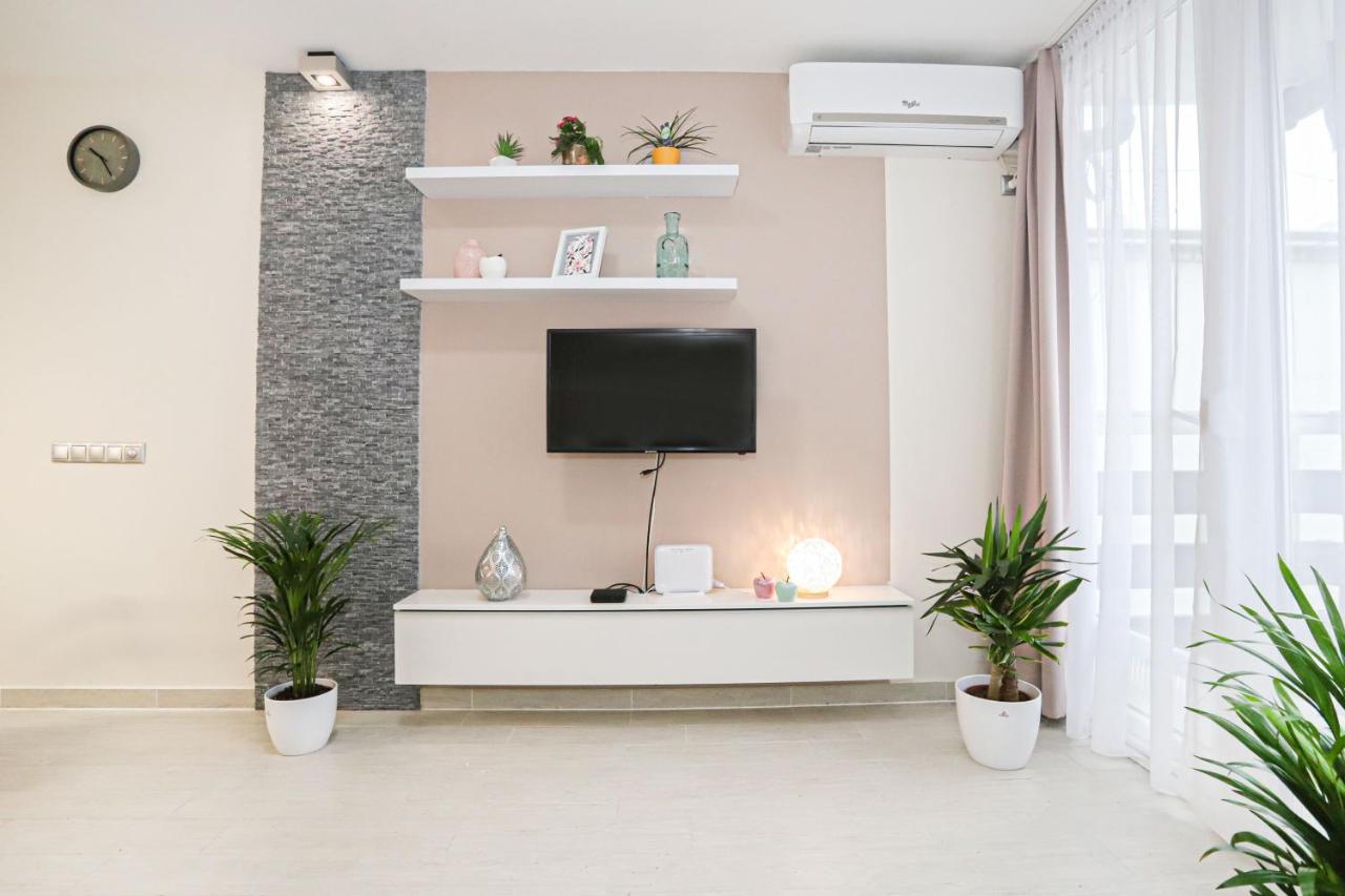 Silver Lodge Ezuestpart Apartman Siófok Eksteriør billede