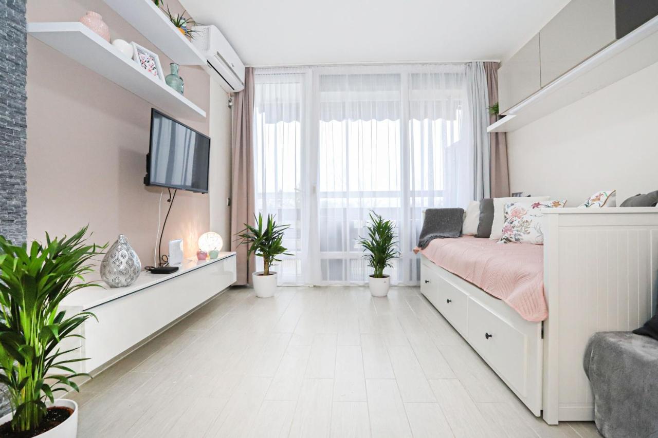 Silver Lodge Ezuestpart Apartman Siófok Eksteriør billede