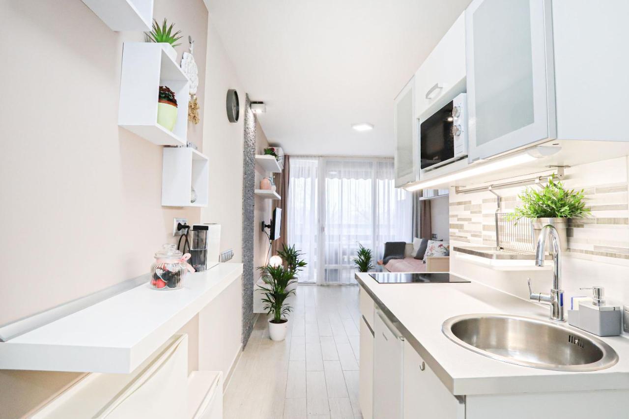 Silver Lodge Ezuestpart Apartman Siófok Eksteriør billede